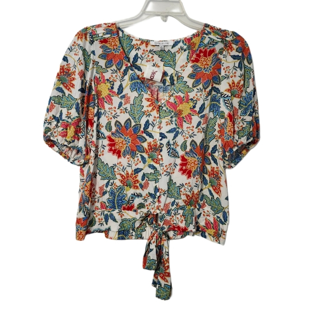 NWT Rose & Olive Women's Size M Short Sleeve Floral Button-up Cropped Top